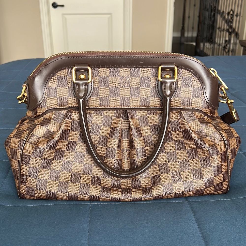 AUTHENTIC Louis Vuitton purse